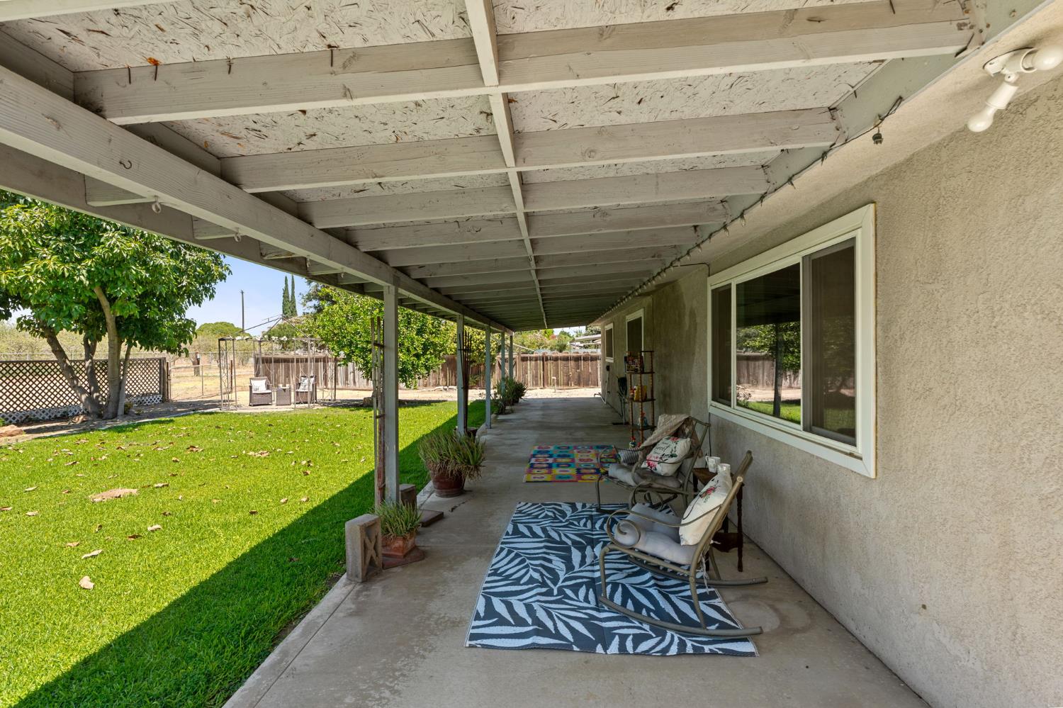9075 S Mccall Ave, Selma, CA 93662