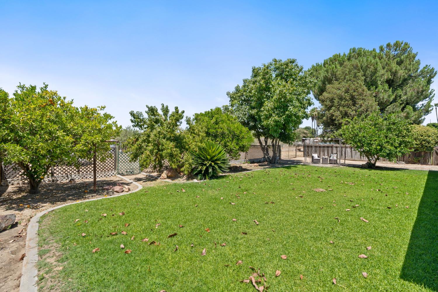 9075 S Mccall Ave, Selma, CA 93662