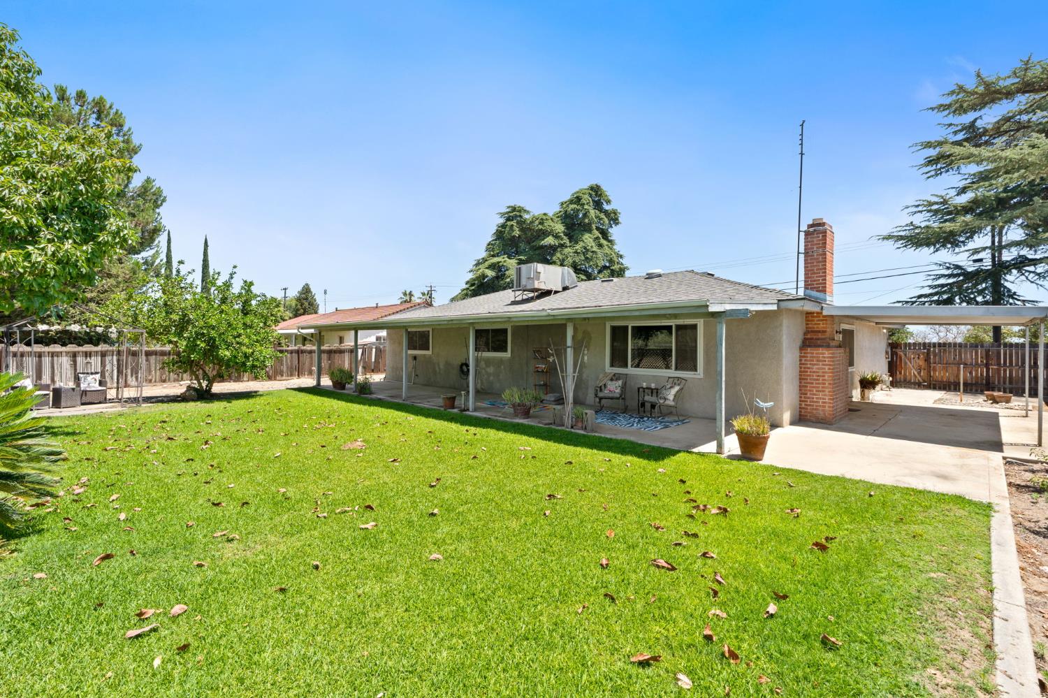 9075 S Mccall Ave, Selma, CA 93662