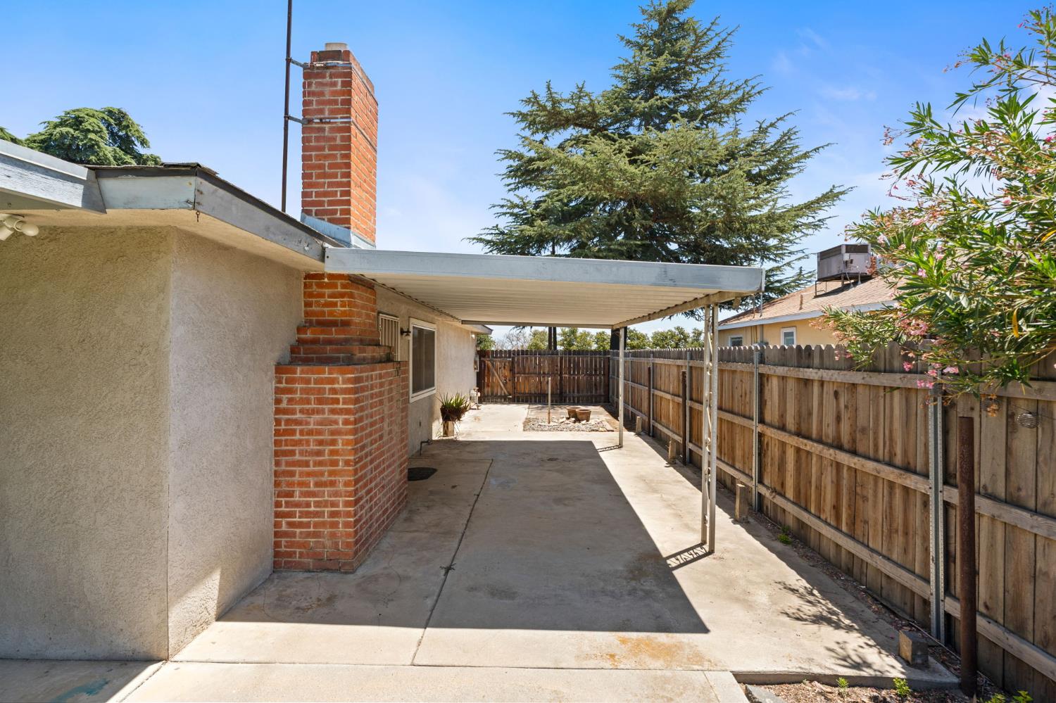 9075 S Mccall Ave, Selma, CA 93662