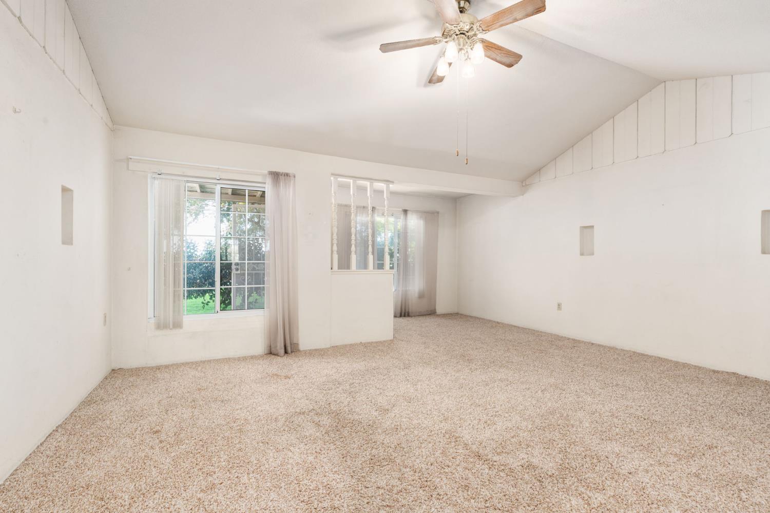 9075 S Mccall Ave, Selma, CA 93662