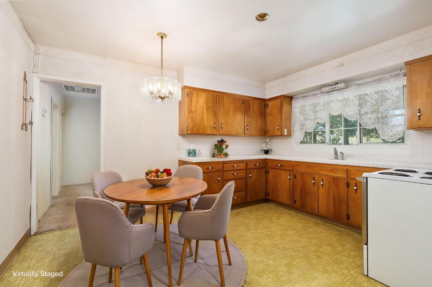9075 S Mccall Ave, Selma, CA 93662