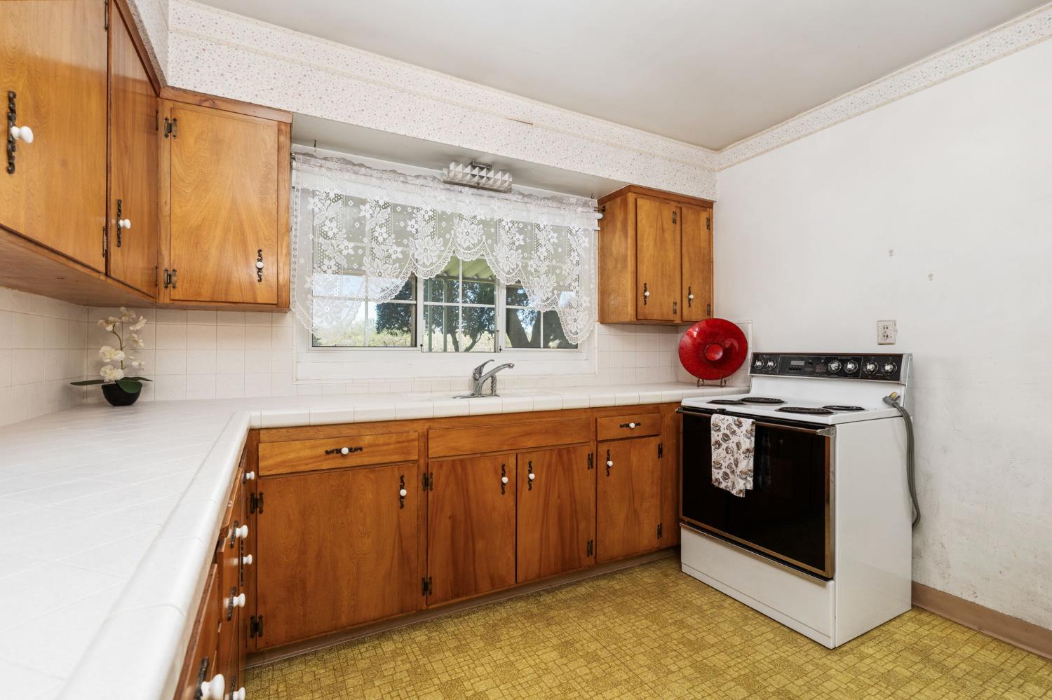 9075 S Mccall Ave, Selma, CA 93662