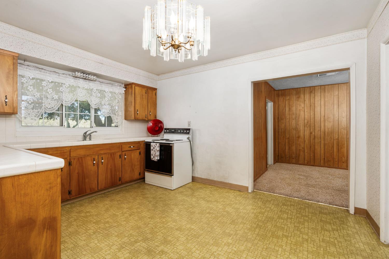 9075 S Mccall Ave, Selma, CA 93662