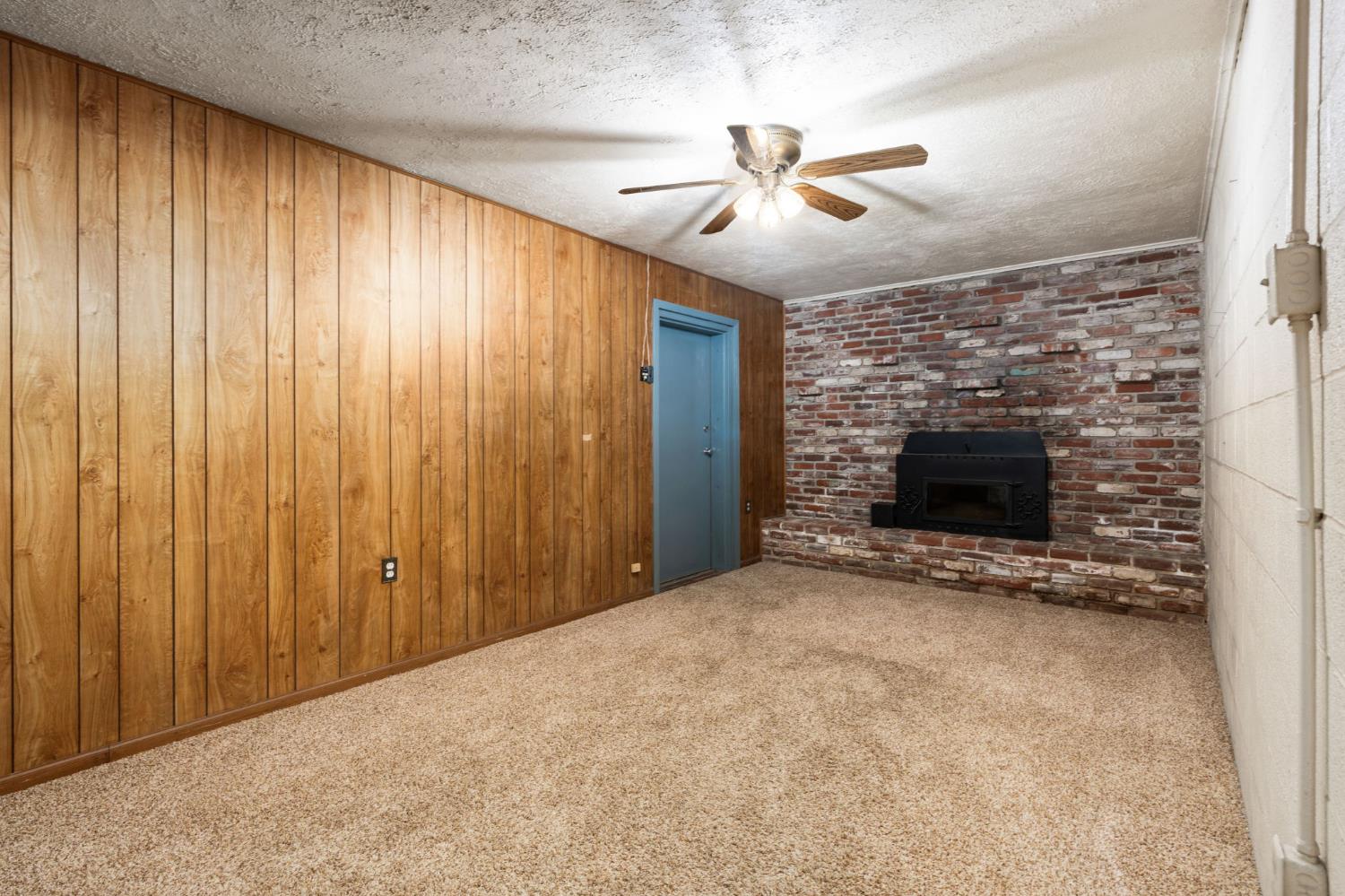 9075 S Mccall Ave, Selma, CA 93662