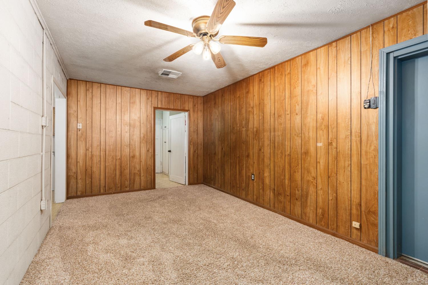 9075 S Mccall Ave, Selma, CA 93662