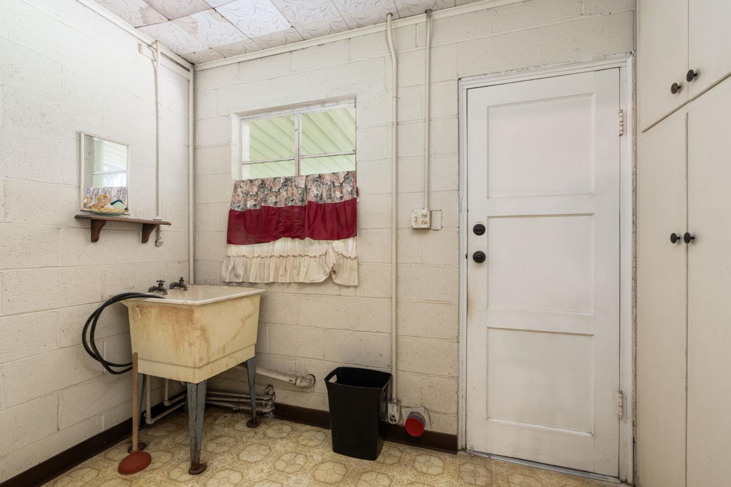9075 S Mccall Ave, Selma, CA 93662