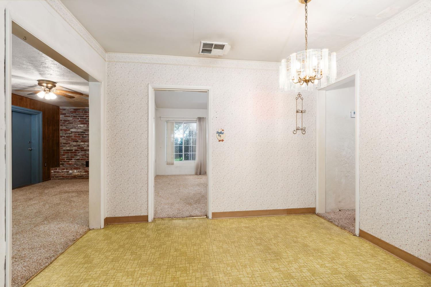 9075 S Mccall Ave, Selma, CA 93662