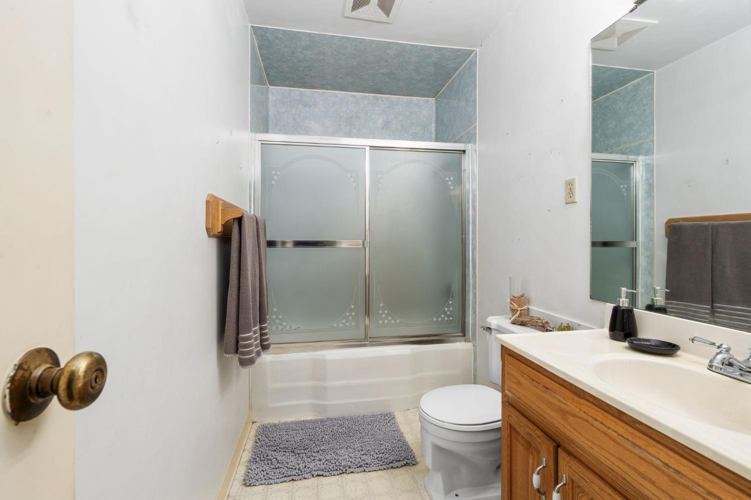 9075 S Mccall Ave, Selma, CA 93662