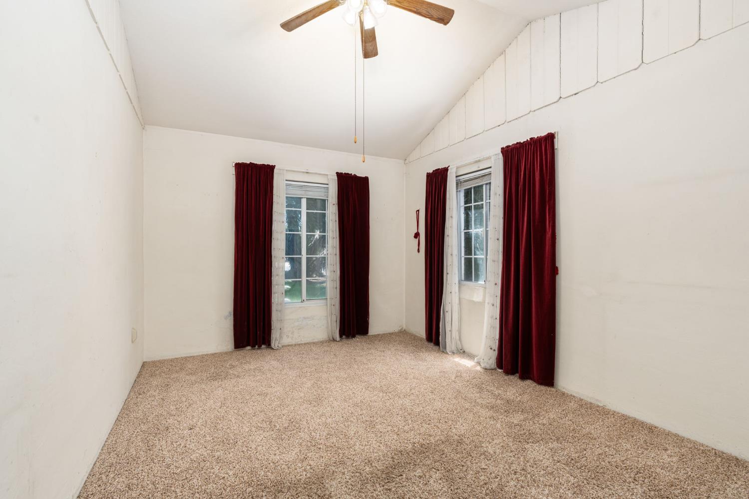 9075 S Mccall Ave, Selma, CA 93662