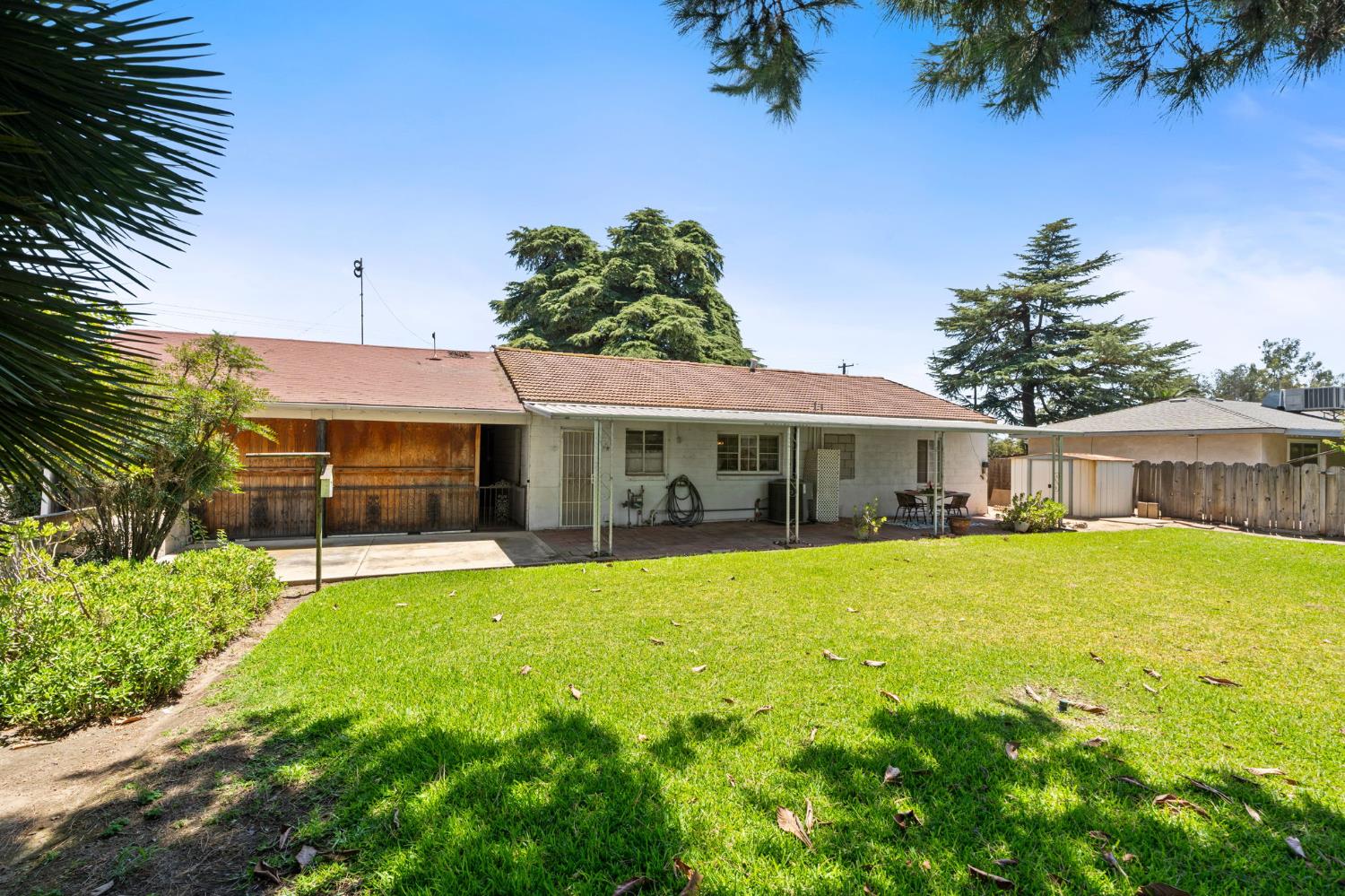 9075 S Mccall Ave, Selma, CA 93662