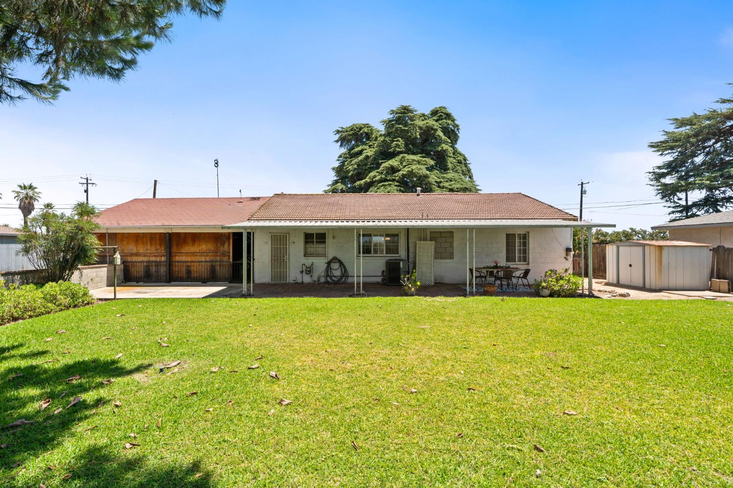 9075 S Mccall Ave, Selma, CA 93662