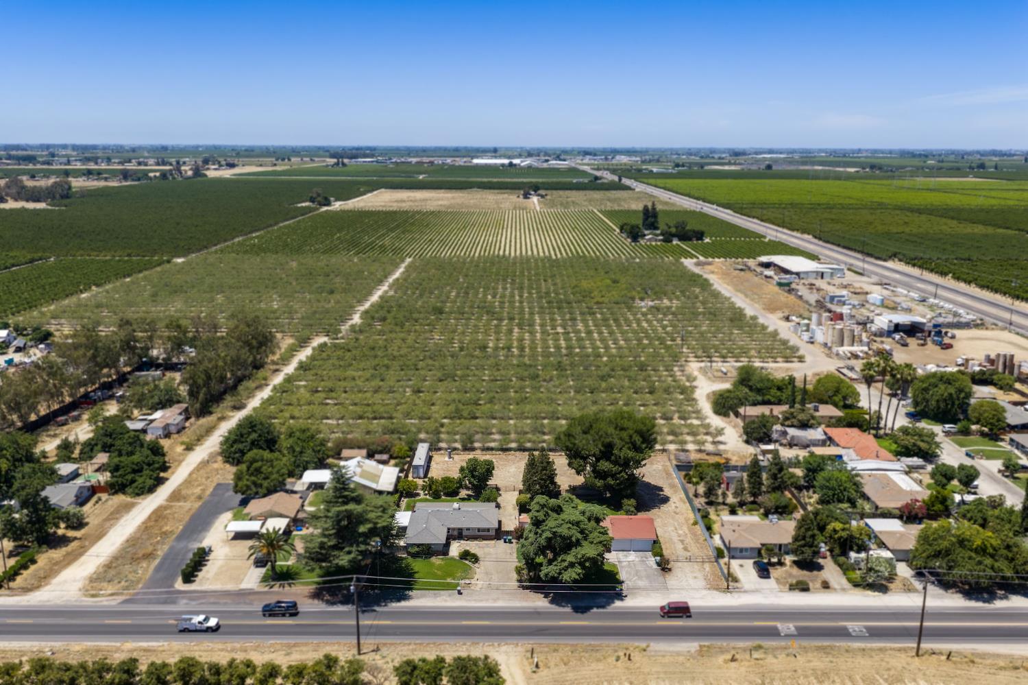 9075 S Mccall Ave, Selma, CA 93662