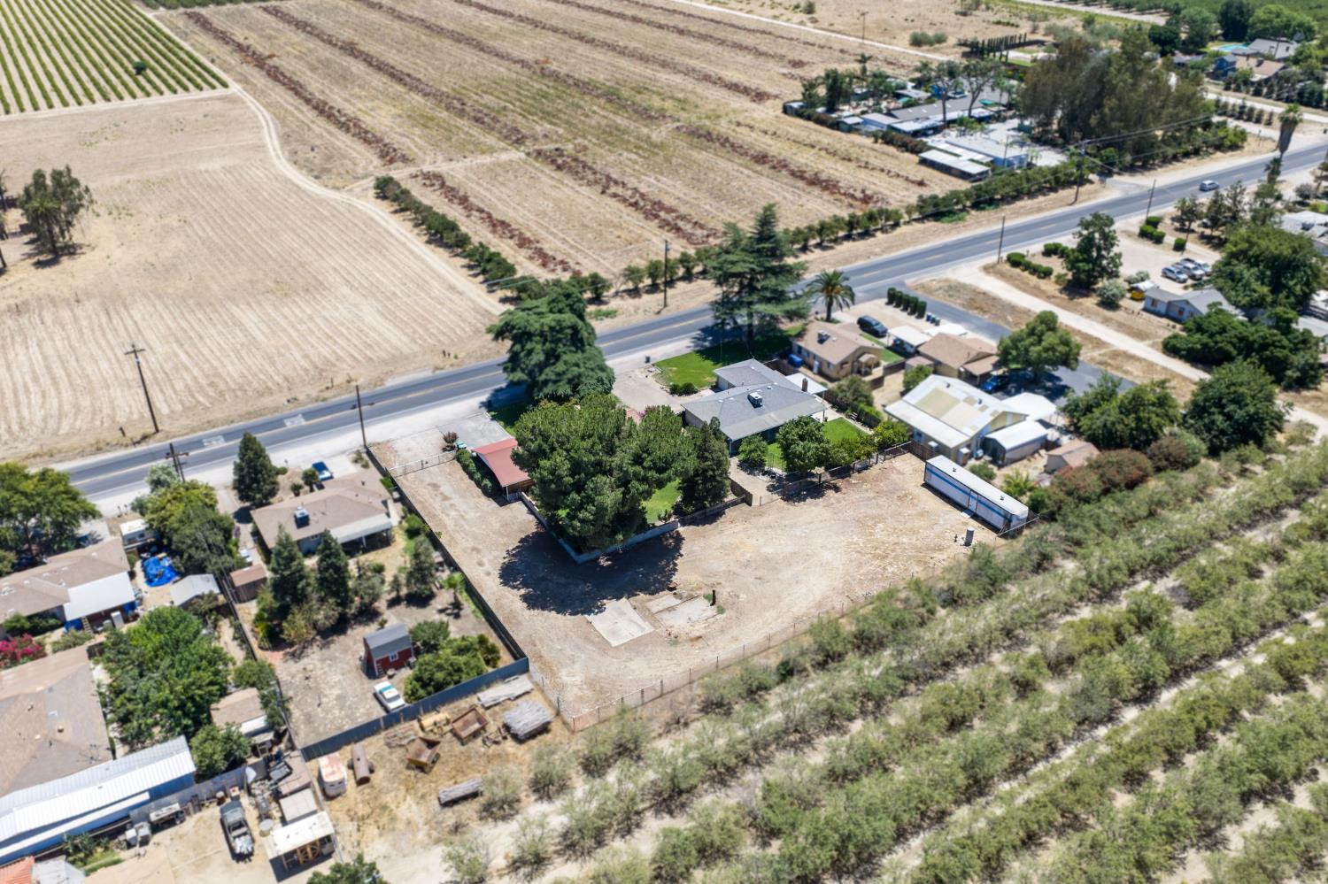 9075 S Mccall Ave, Selma, CA 93662