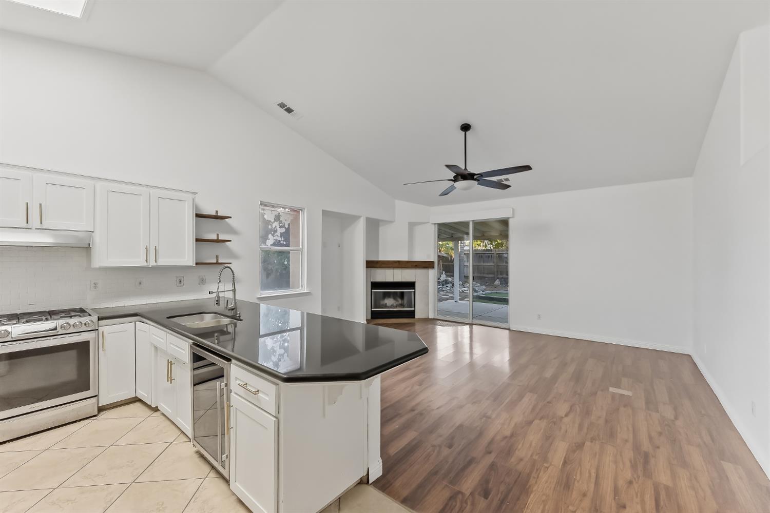 2670 Hicks St, Selma, CA 93662