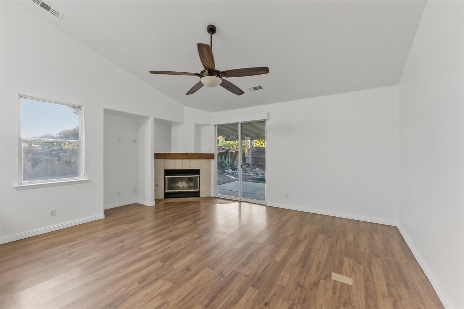 2670 Hicks St, Selma, CA 93662