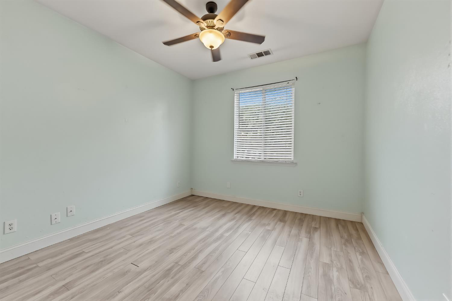 2670 Hicks St, Selma, CA 93662