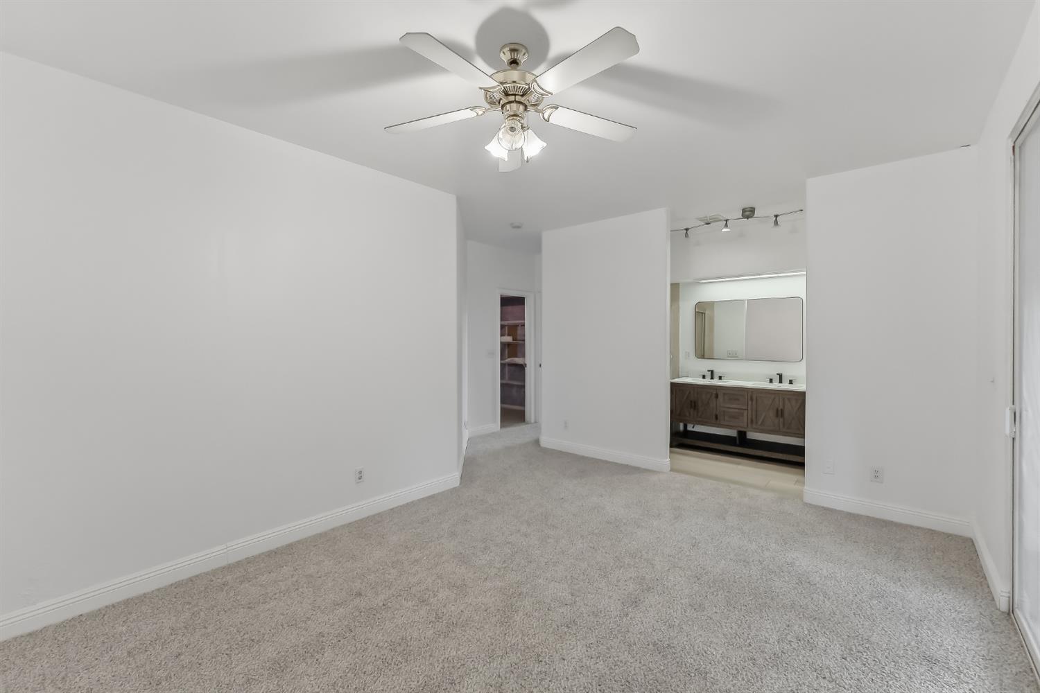 2670 Hicks St, Selma, CA 93662