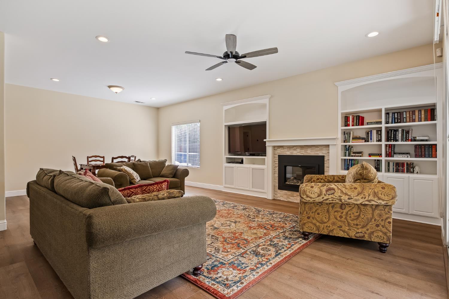 2658 Purvis Ave, Clovis, CA 93611