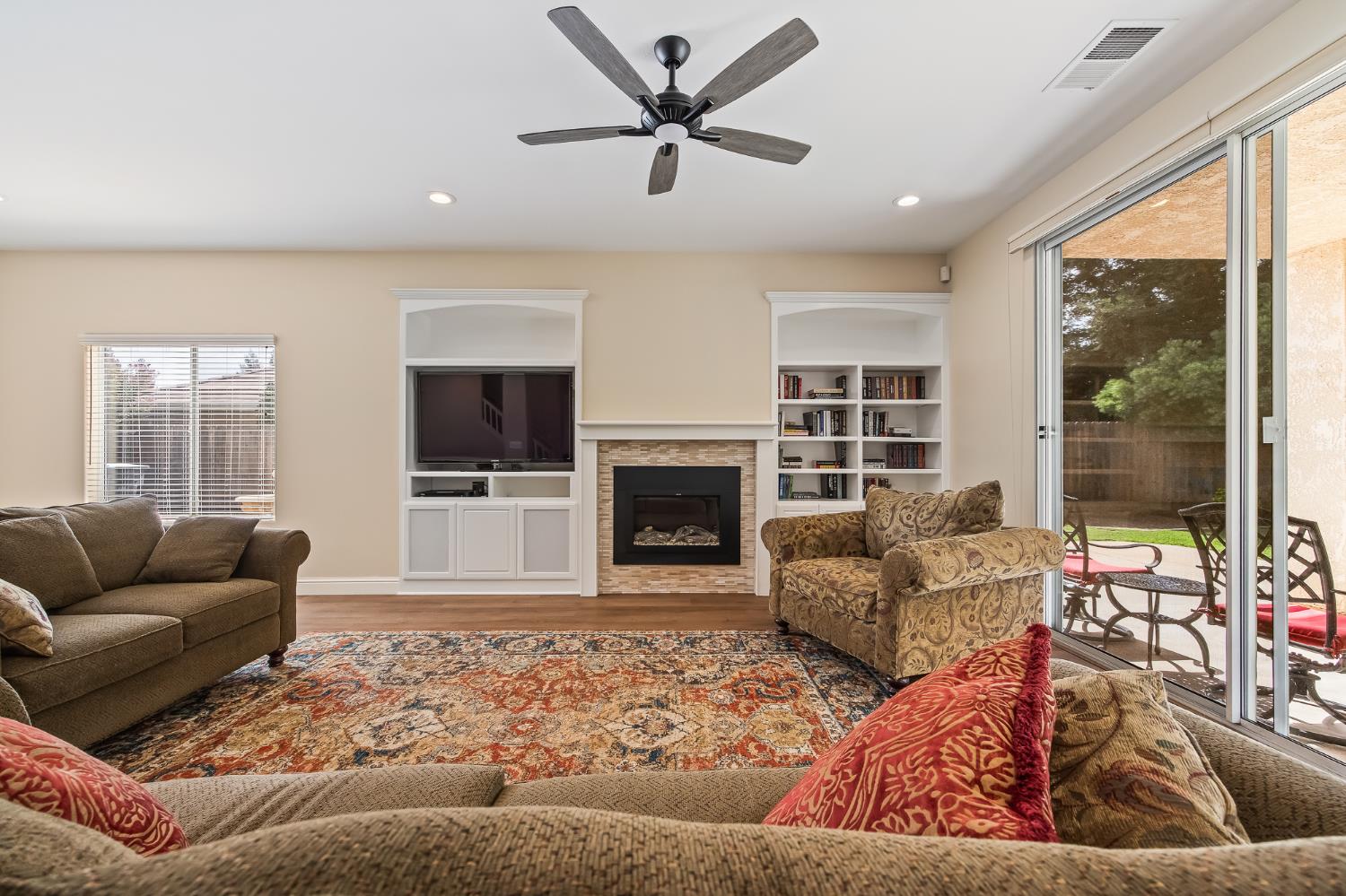 2658 Purvis Ave, Clovis, CA 93611