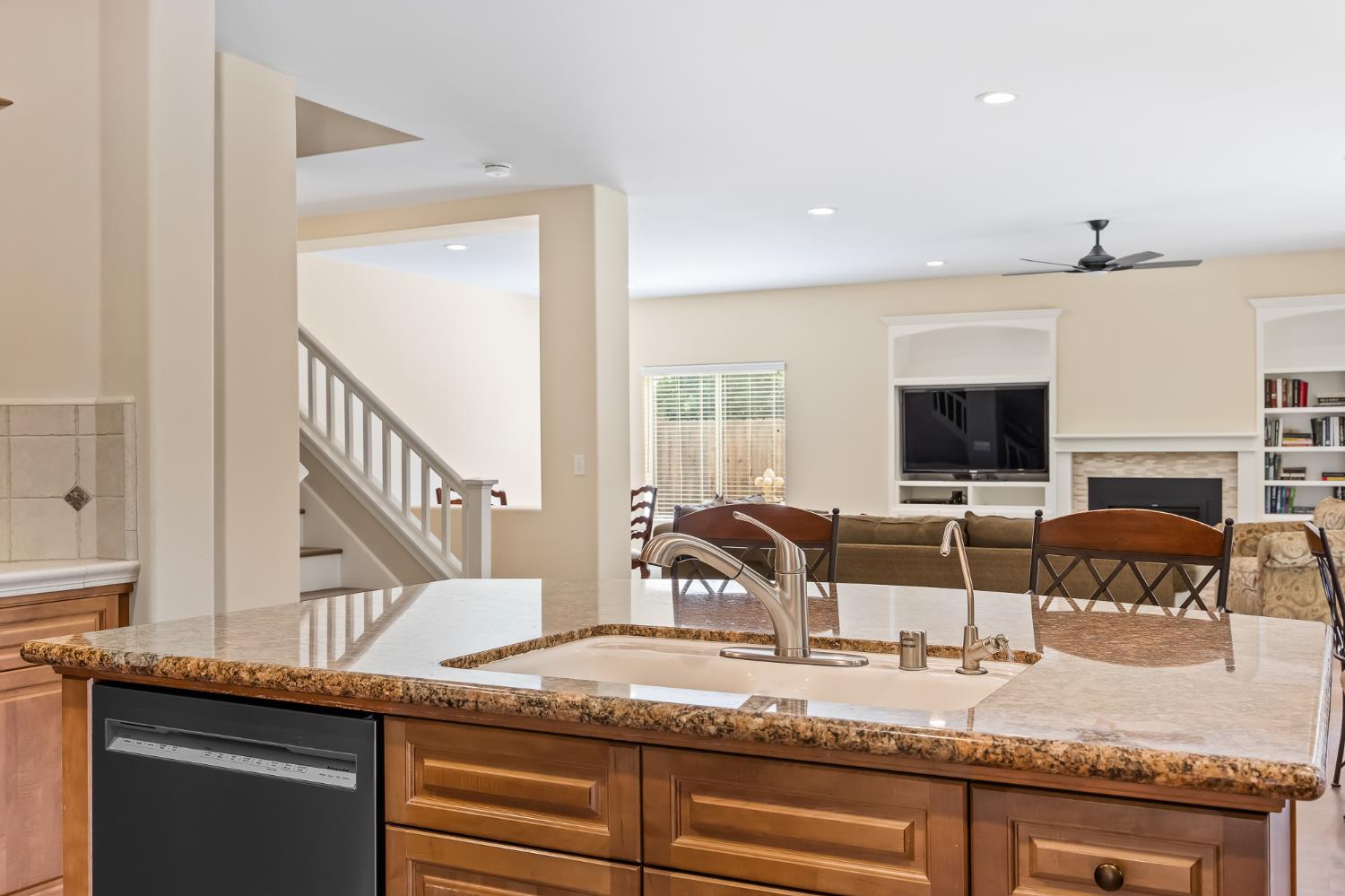 2658 Purvis Ave, Clovis, CA 93611