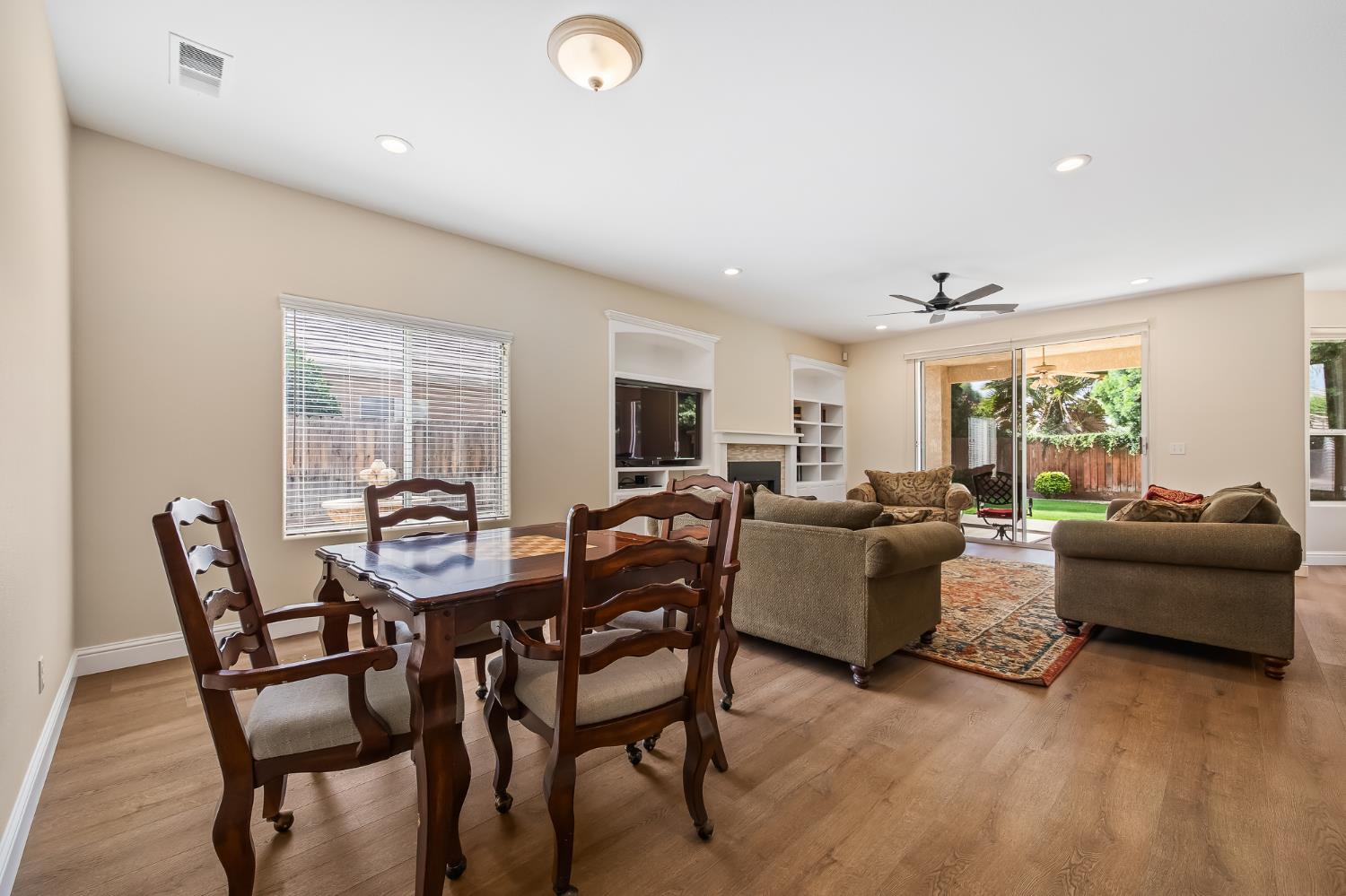 2658 Purvis Ave, Clovis, CA 93611