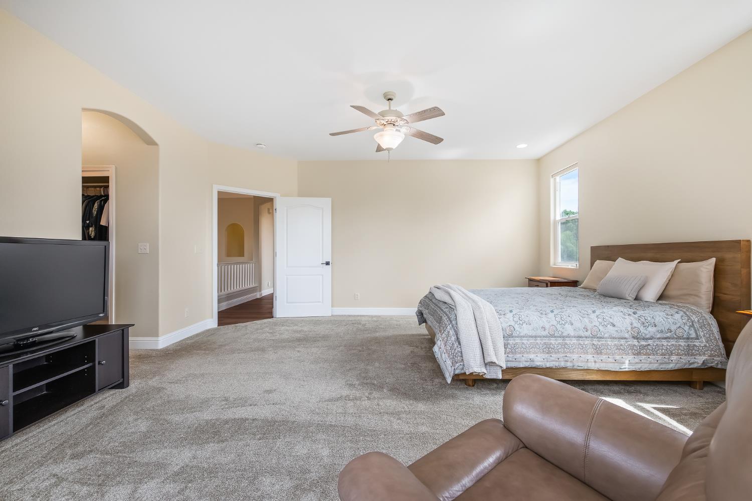 2658 Purvis Ave, Clovis, CA 93611