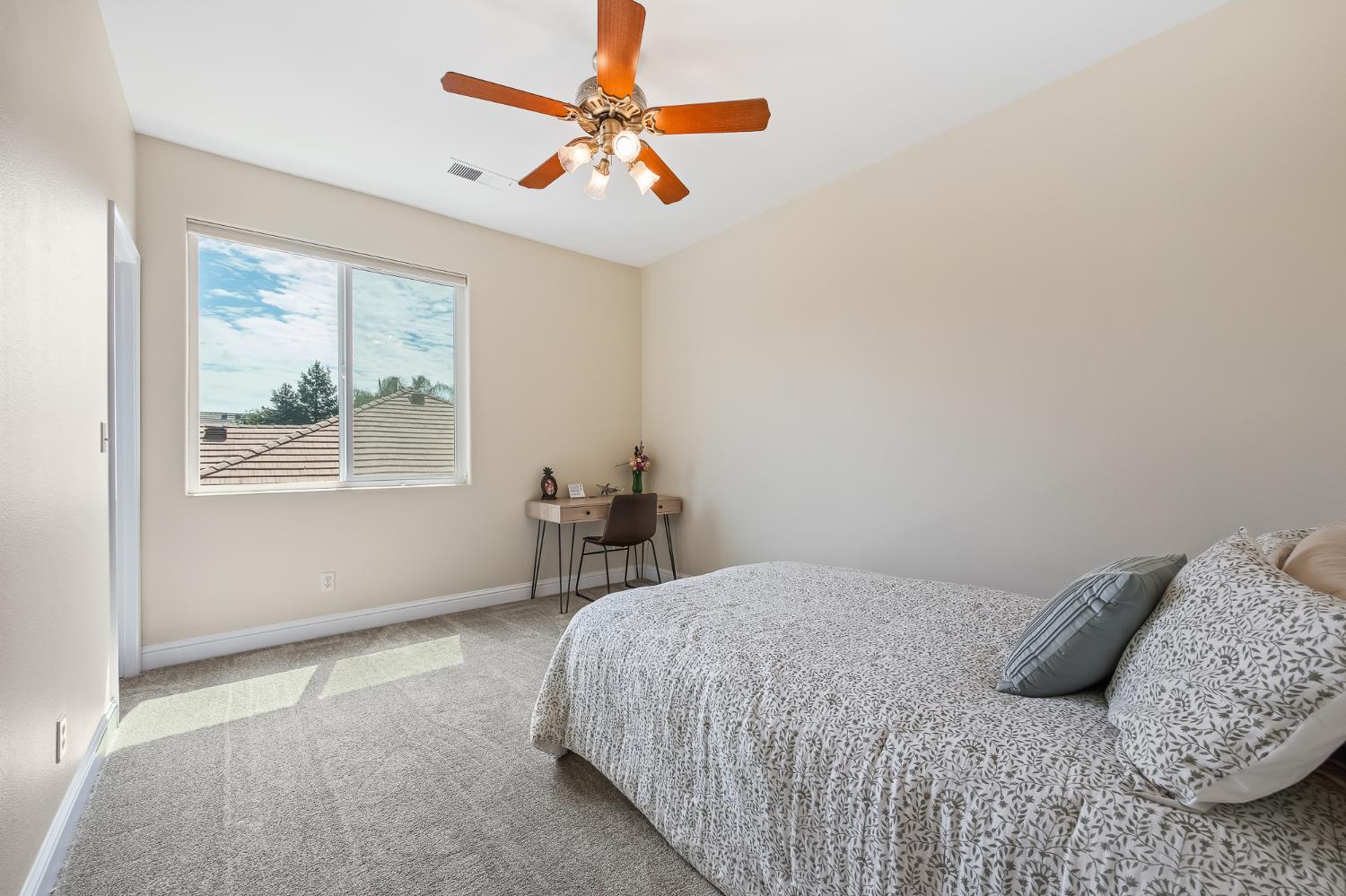 2658 Purvis Ave, Clovis, CA 93611