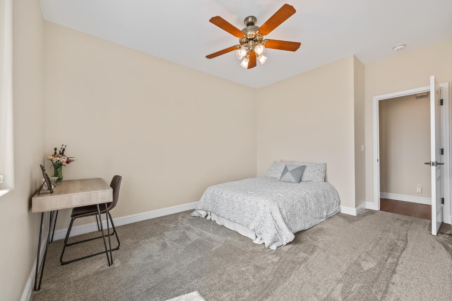 2658 Purvis Ave, Clovis, CA 93611