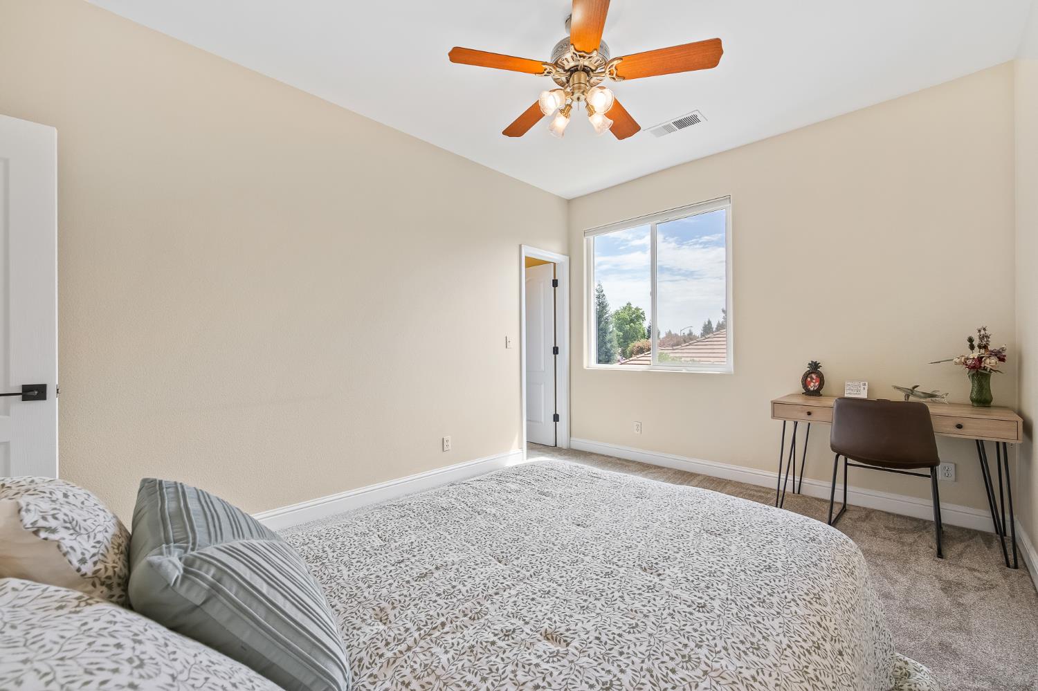 2658 Purvis Ave, Clovis, CA 93611