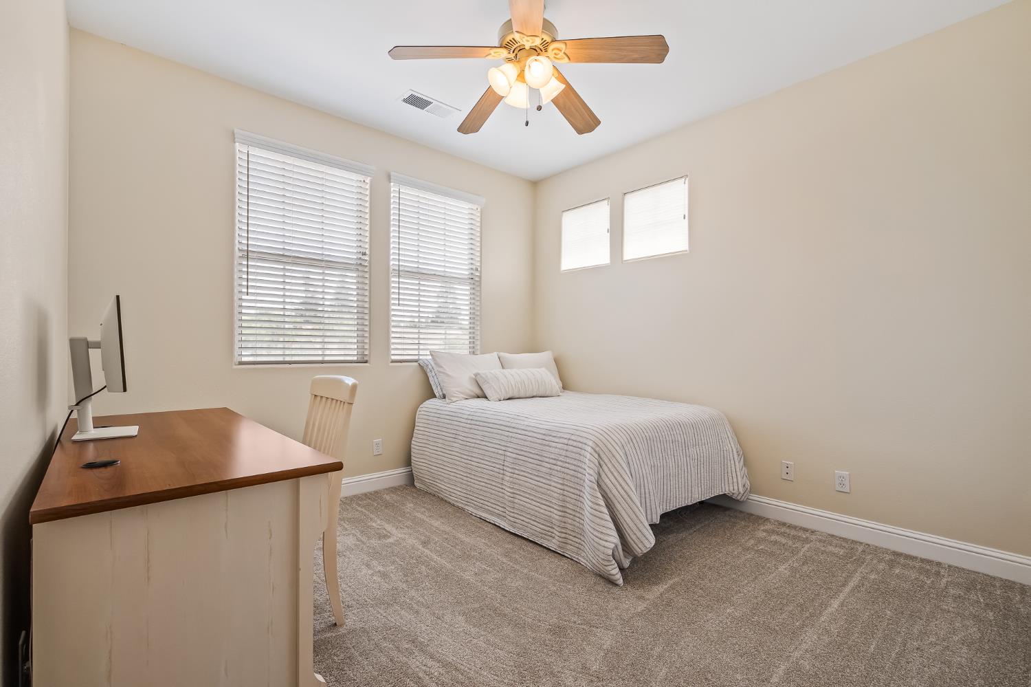 2658 Purvis Ave, Clovis, CA 93611