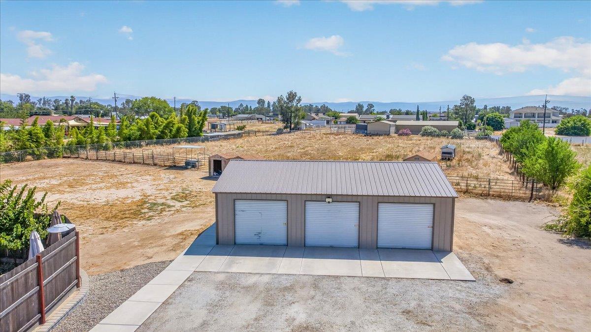 16935 Karen Rd, Madera, CA 93636