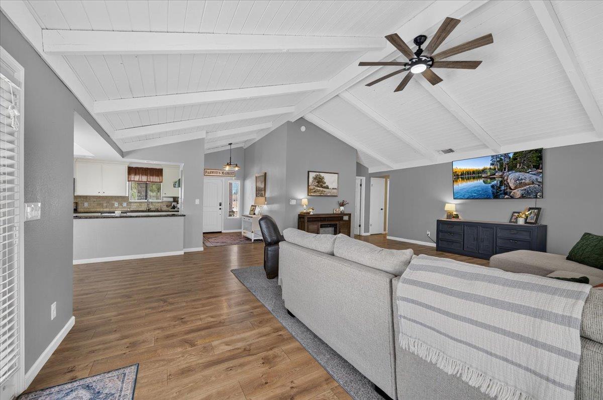 16935 Karen Rd, Madera, CA 93636