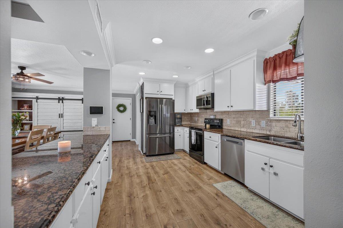 16935 Karen Rd, Madera, CA 93636