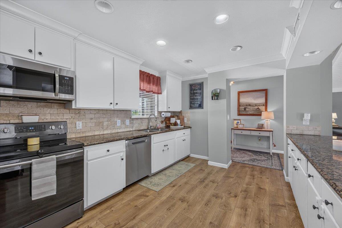 16935 Karen Rd, Madera, CA 93636