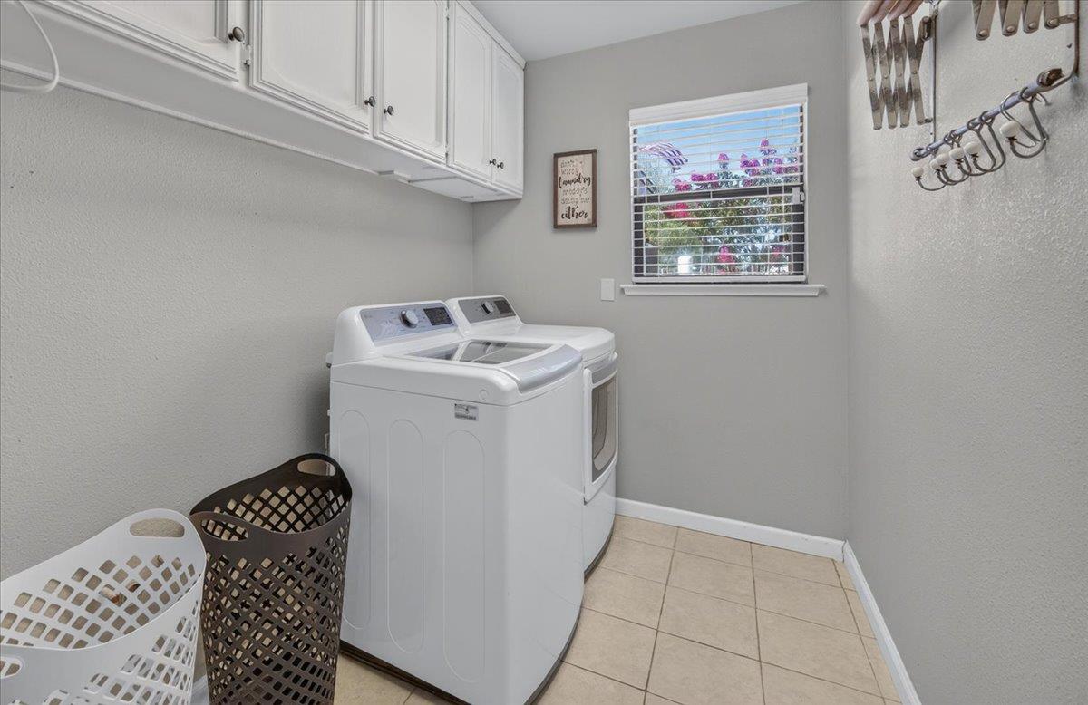 16935 Karen Rd, Madera, CA 93636
