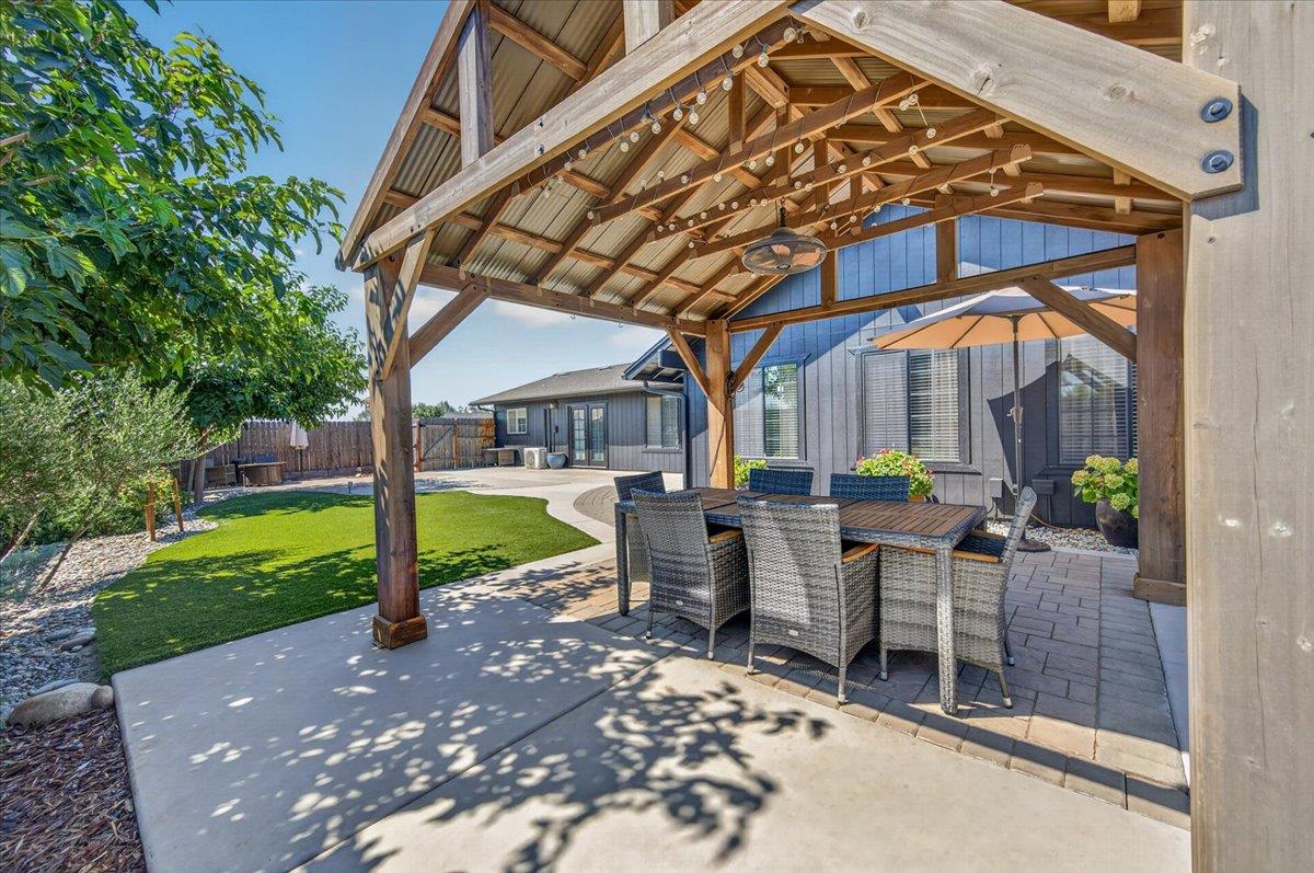 16935 Karen Rd, Madera, CA 93636