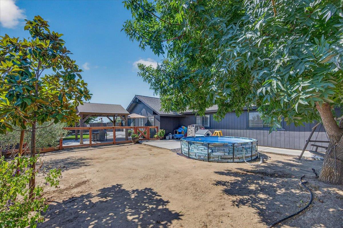 16935 Karen Rd, Madera, CA 93636