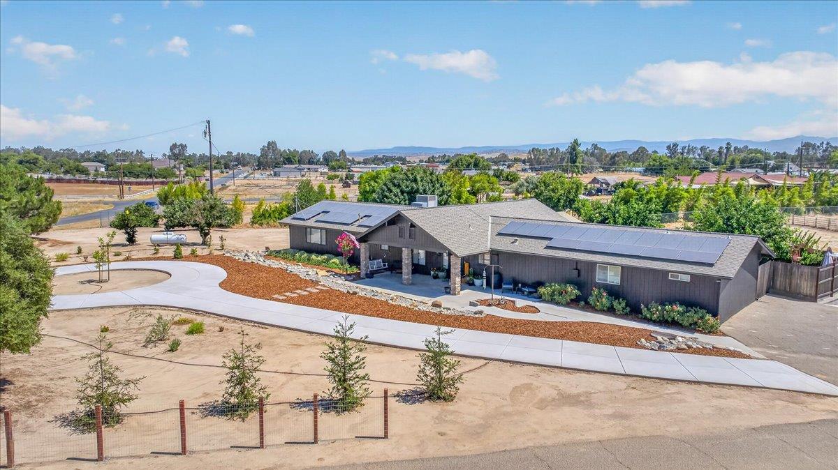 16935 Karen Rd, Madera, CA 93636