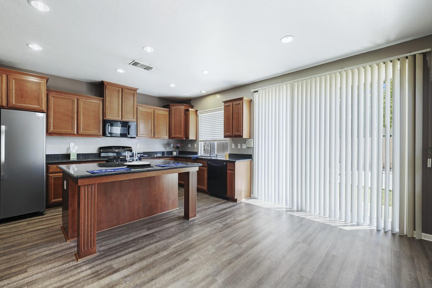 7223 E Dayton Avenue, Fresno, CA 93737