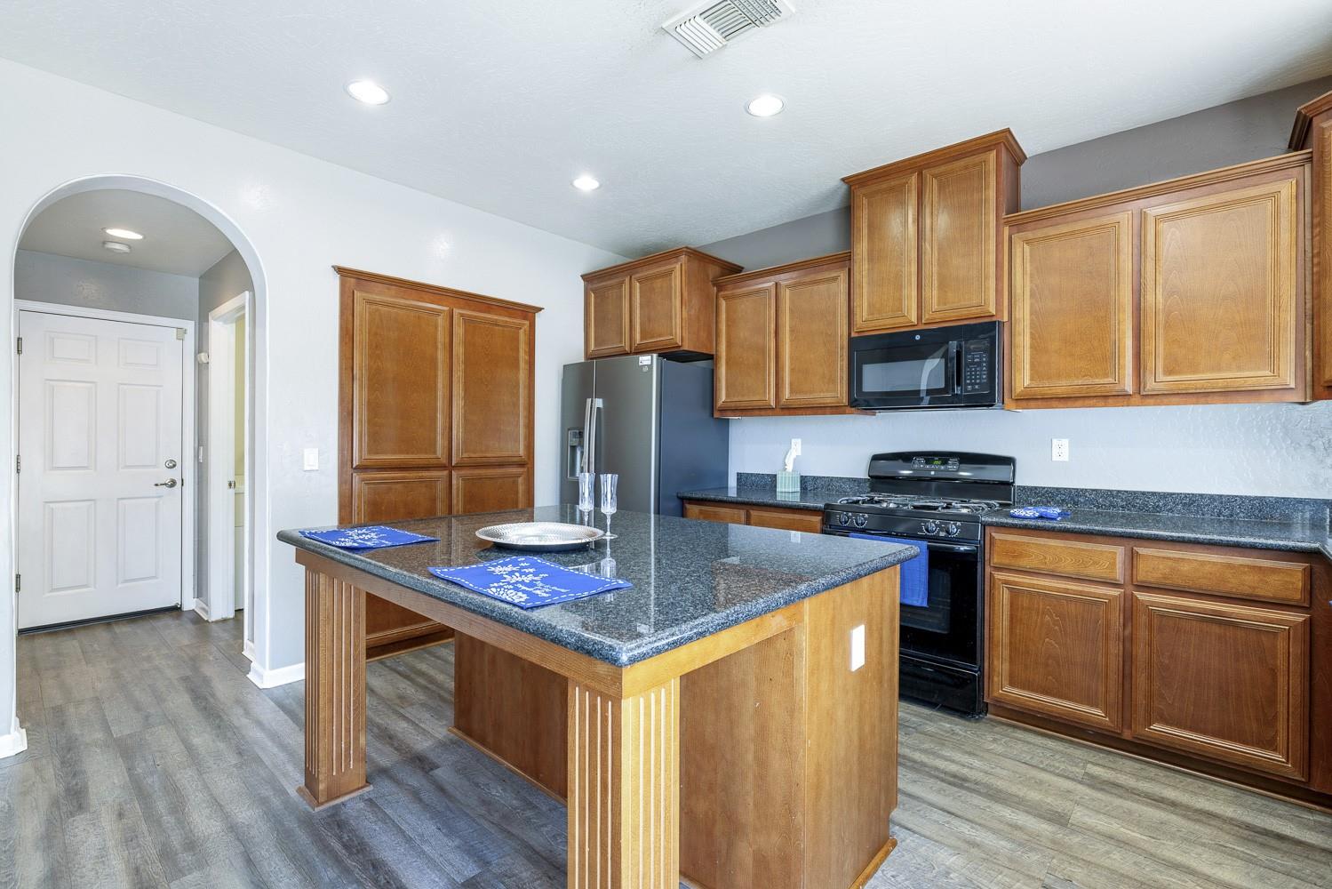 7223 E Dayton Avenue, Fresno, CA 93737