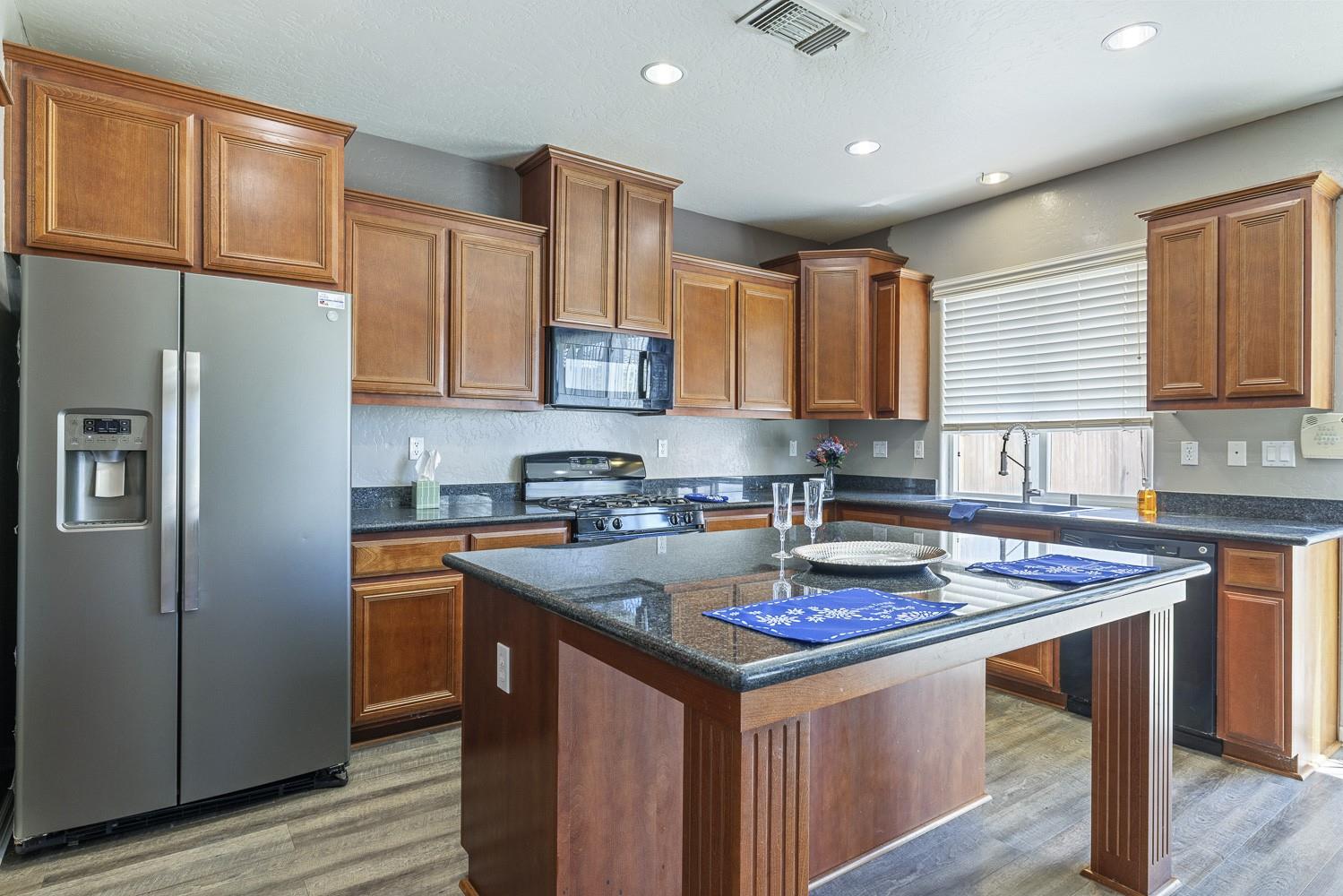 7223 E Dayton Avenue, Fresno, CA 93737