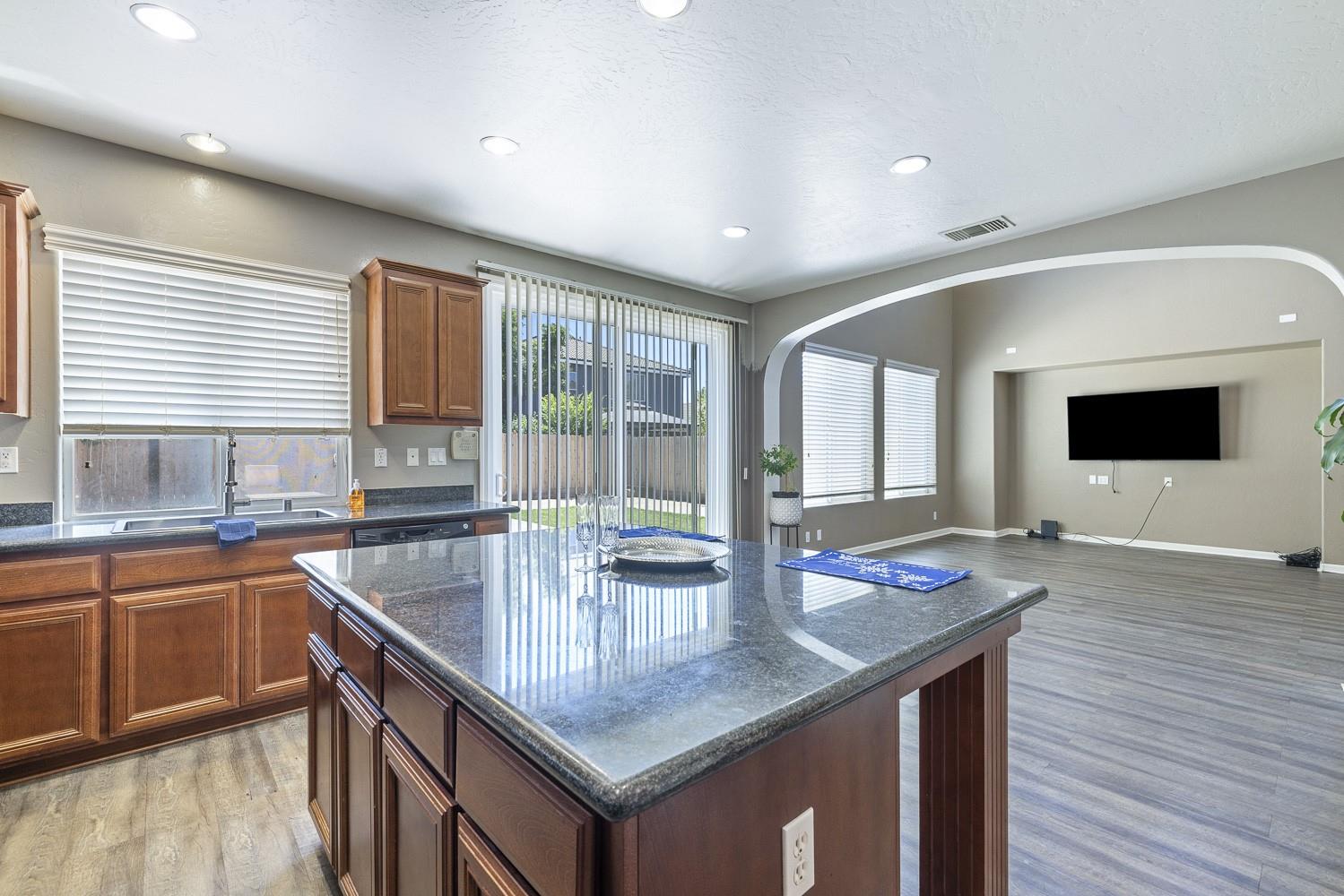 7223 E Dayton Avenue, Fresno, CA 93737
