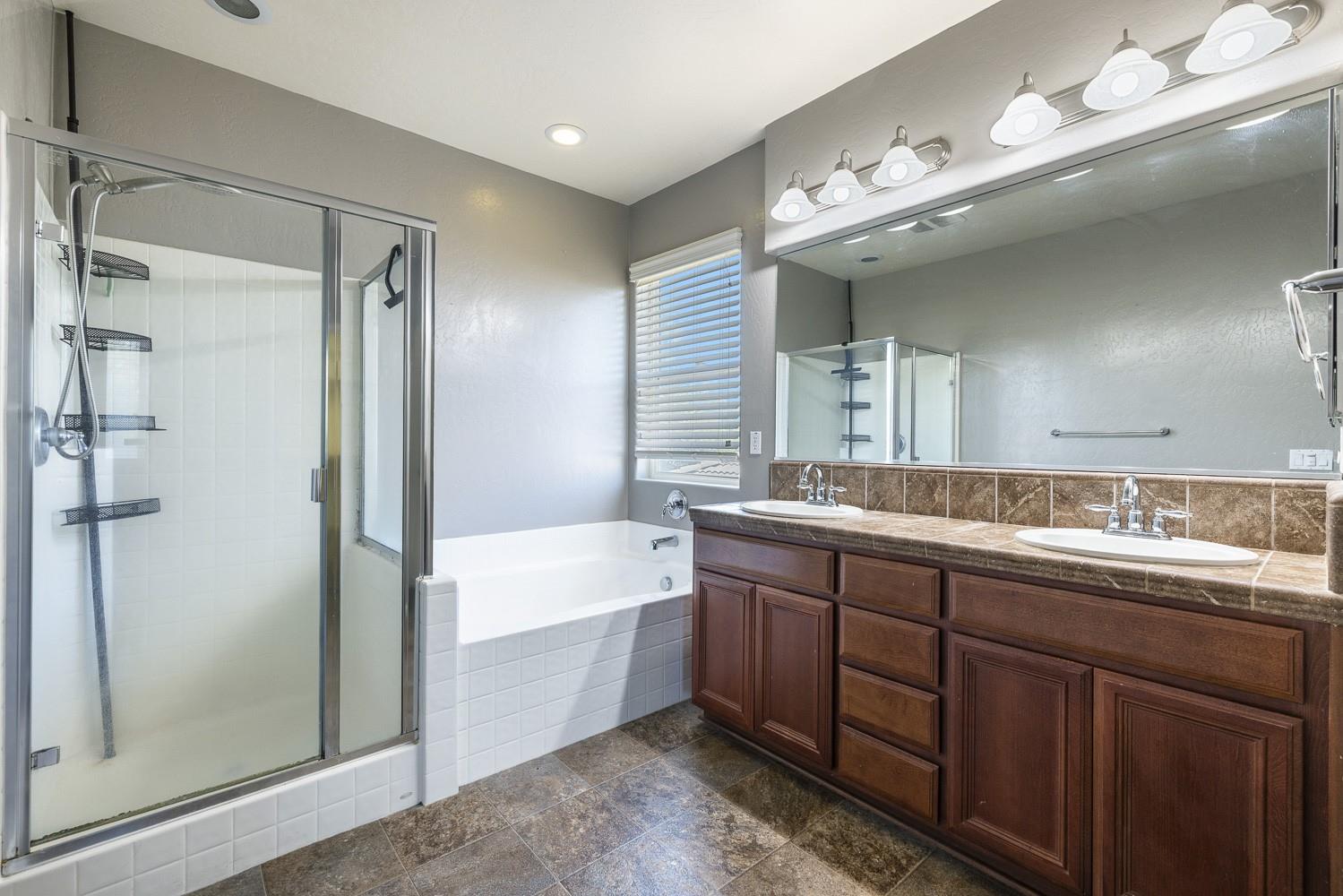 7223 E Dayton Avenue, Fresno, CA 93737