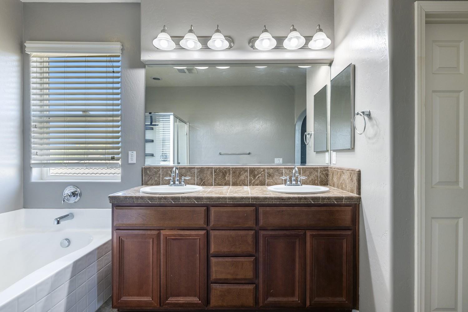 7223 E Dayton Avenue, Fresno, CA 93737