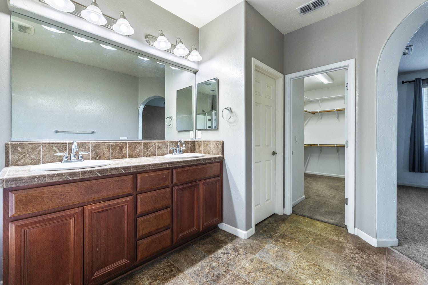 7223 E Dayton Avenue, Fresno, CA 93737