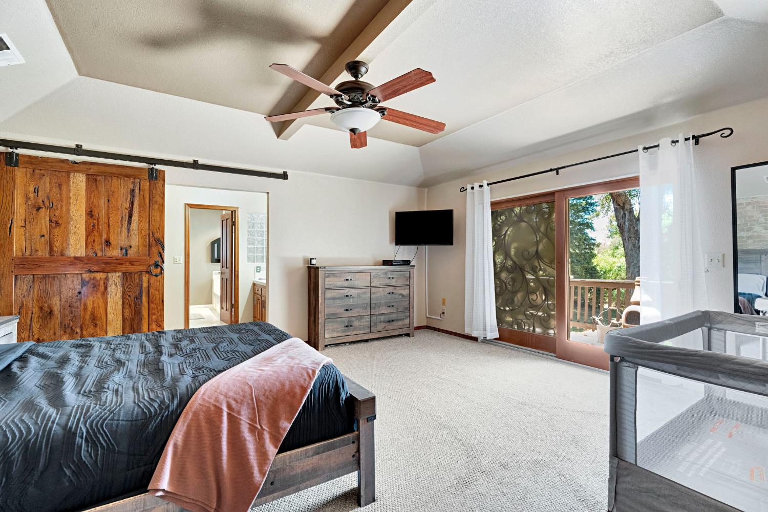19408 Farallon Rd, Madera, CA 93638