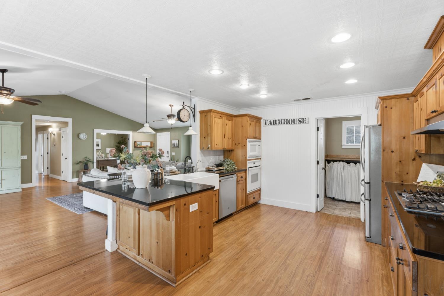 33515 River Knolls Ln, Coarsegold, CA 93614