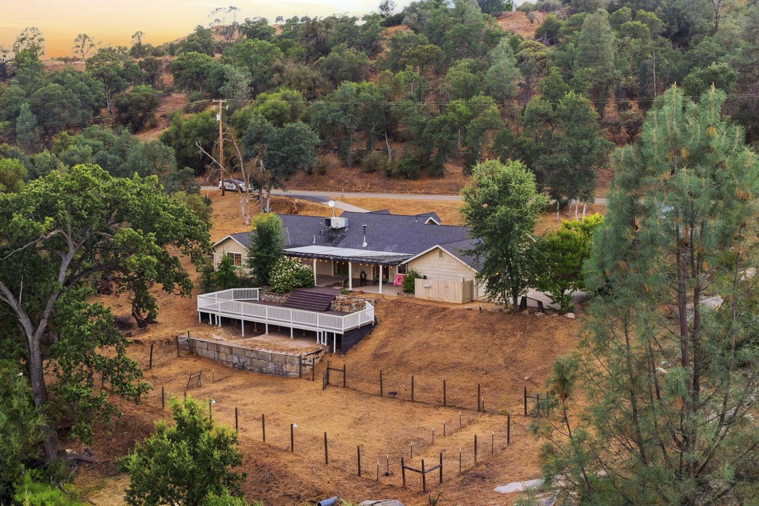 33515 River Knolls Ln, Coarsegold, CA 93614