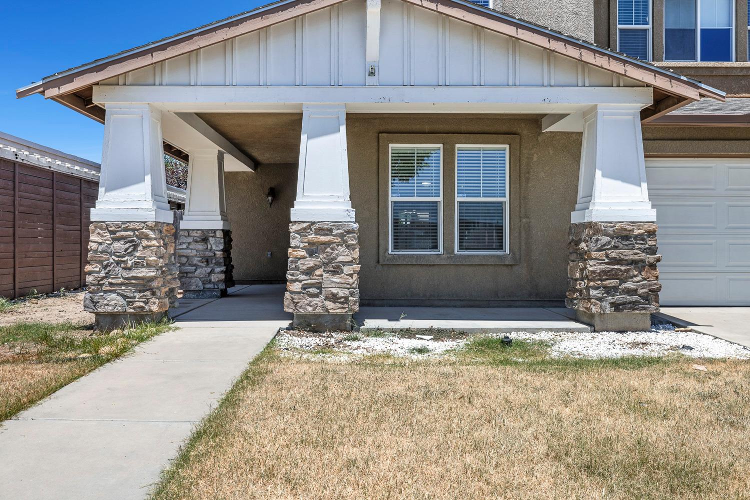 648 11Th St, Sanger, CA 93657
